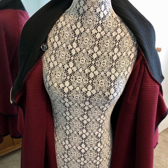 Papillon Jacket/ Cape with Batwing Sleeves Double Breasted with Zip up so Cute - Picture 5 of 11